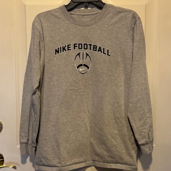 Nike Football Grey Long Sleeved T-shirt Boys XL 18 - Picture 1 of 6